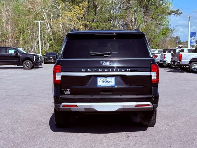 Used 2024 Ford Expedition XLT AWD/4WD image 4