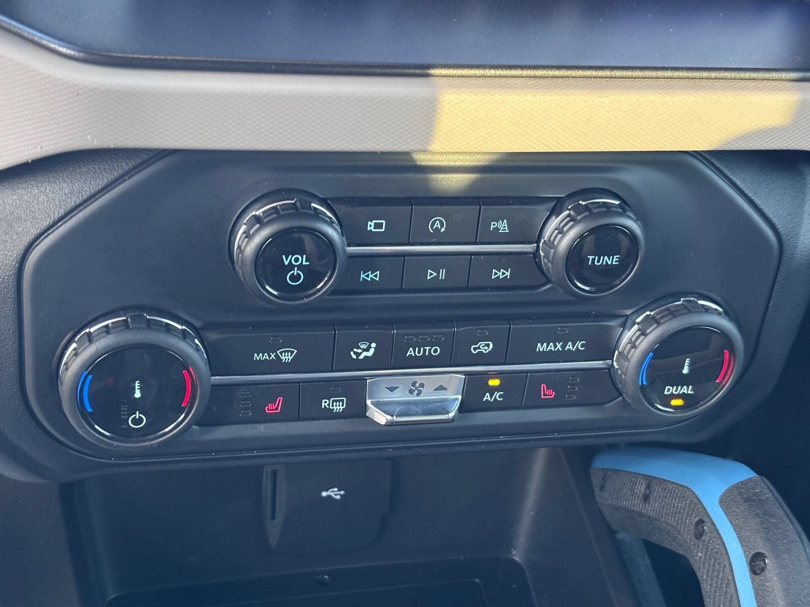 Used 2022 Ford Bronco Wildtrak AWD/4WD image 32