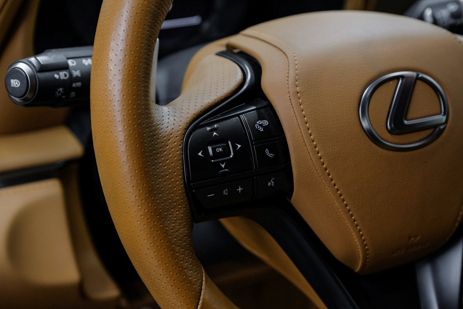 Used 2021 Lexus LC 500 Coupe w/ Performance Package image 22