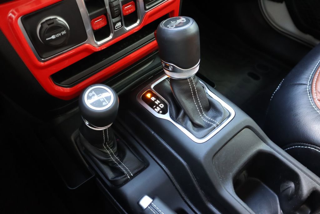 Used 2018 Jeep Wrangler Unlimited Sahara image 16