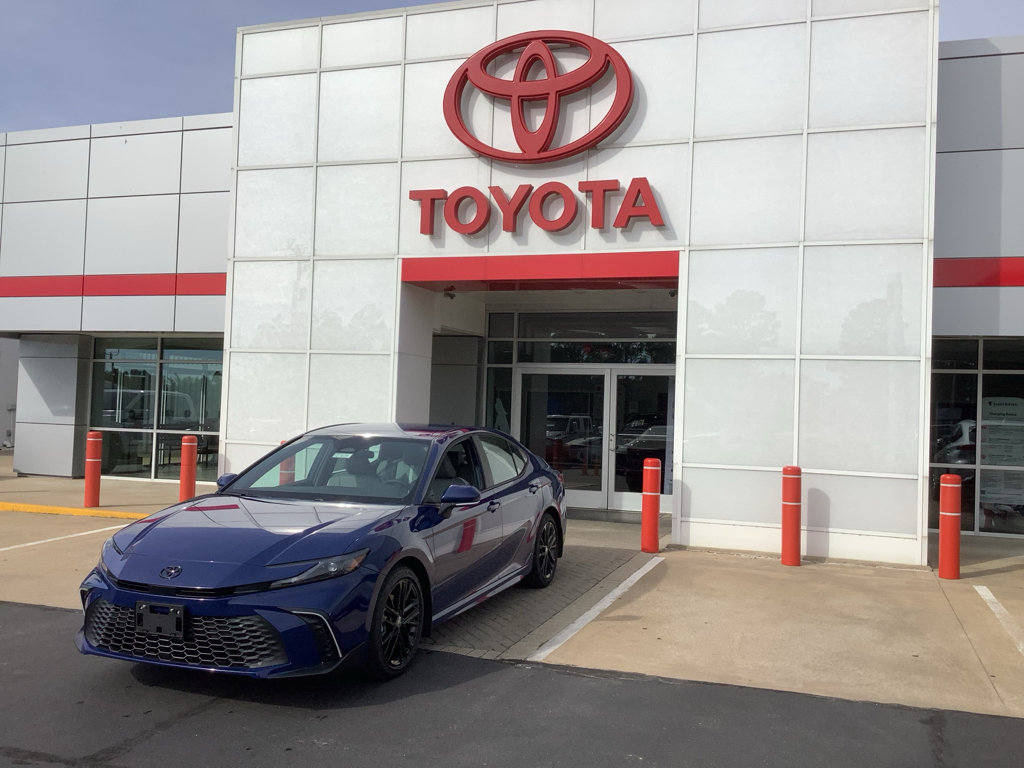 New 2026 Toyota Camry SE image 3