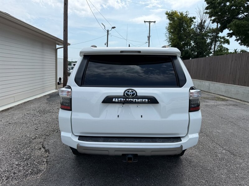 Used 2019 Toyota 4Runner TRD Off-Road Premium AWD/4WD image 10