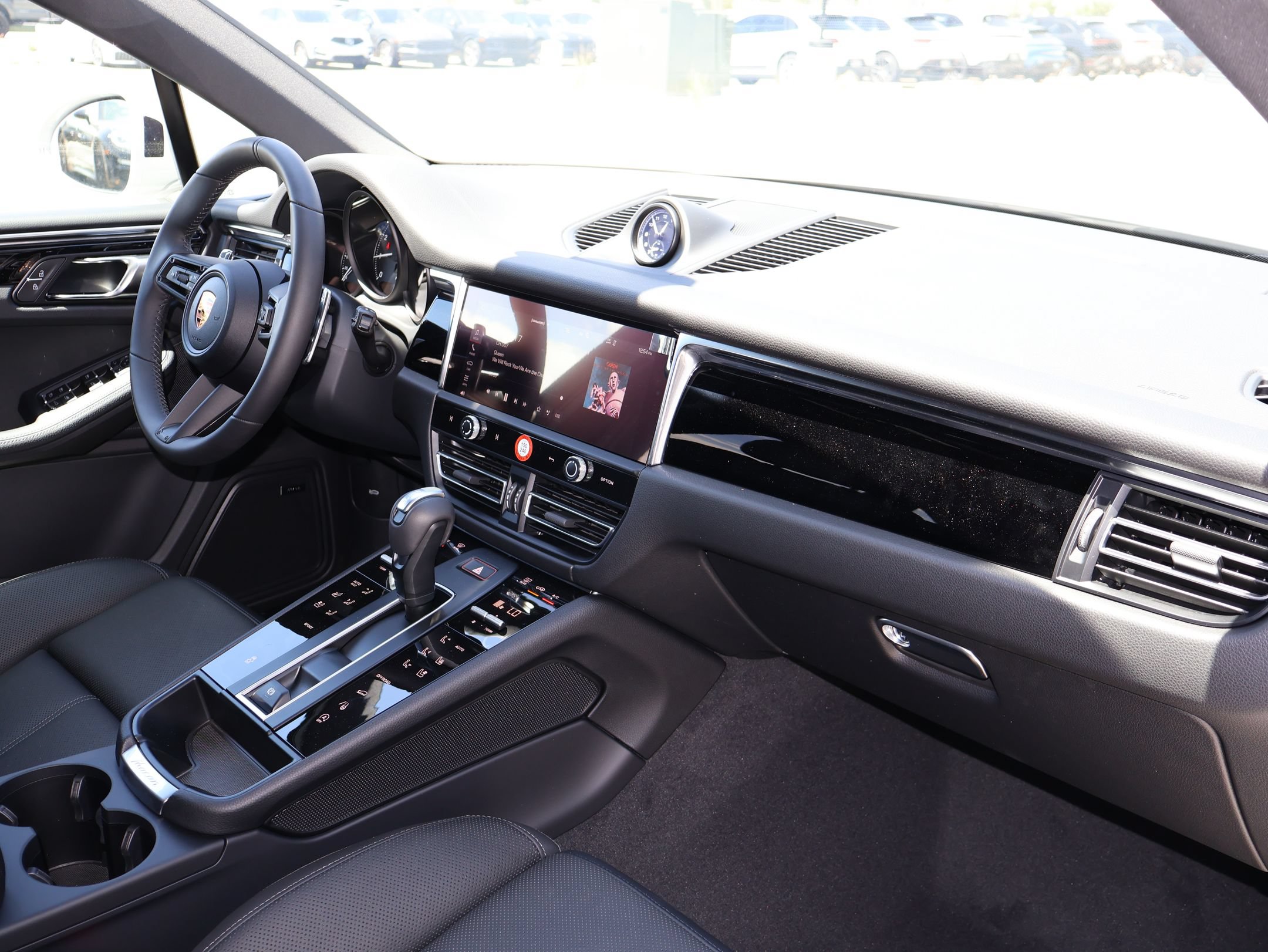 New 2026 Porsche Macan AWD/4WD image 27