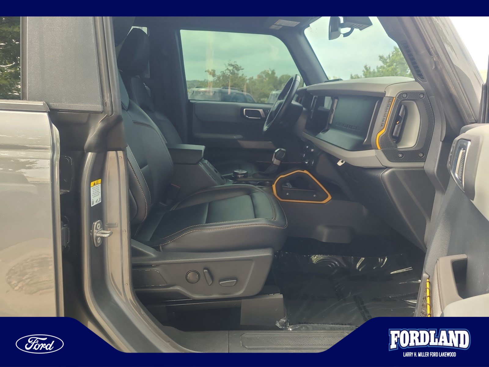Used 2023 Ford Bronco Badlands w/ Sasquatch Package AWD/4WD image 19