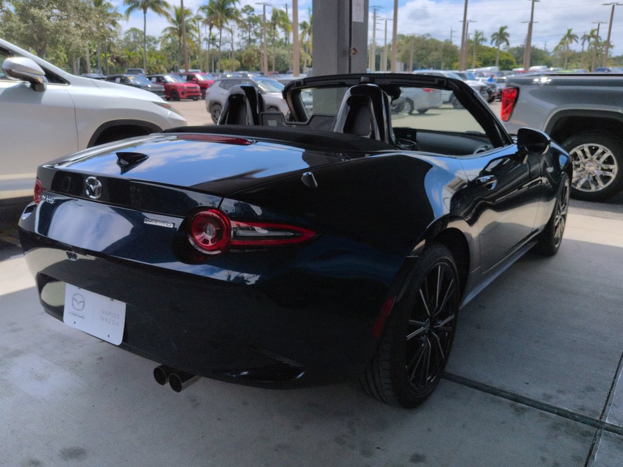 Used 2025 MAZDA MX-5 Miata Grand Touring w/ Weather Package RWD image 5