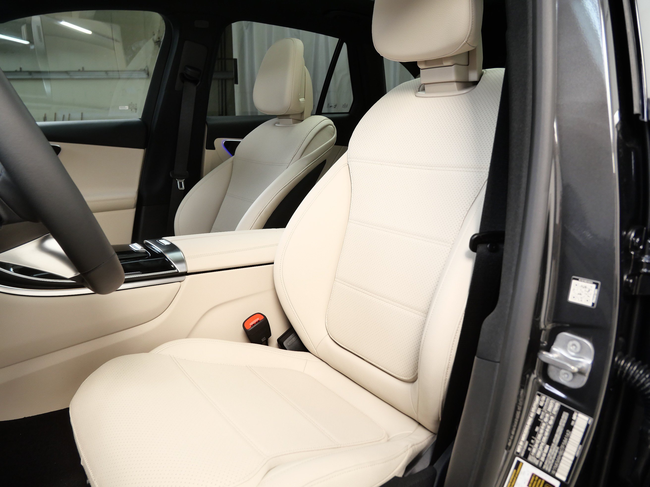 New 2026 Mercedes-Benz GLC 300 4MATIC image 3