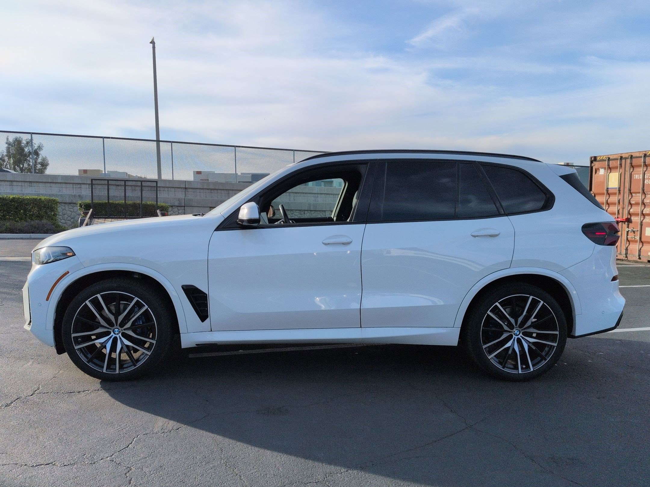 Used 2024 BMW X5 xDrive40i w/ M Sport Package image 7