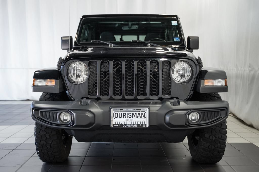 Used 2023 Jeep Gladiator Sport AWD/4WD image 2
