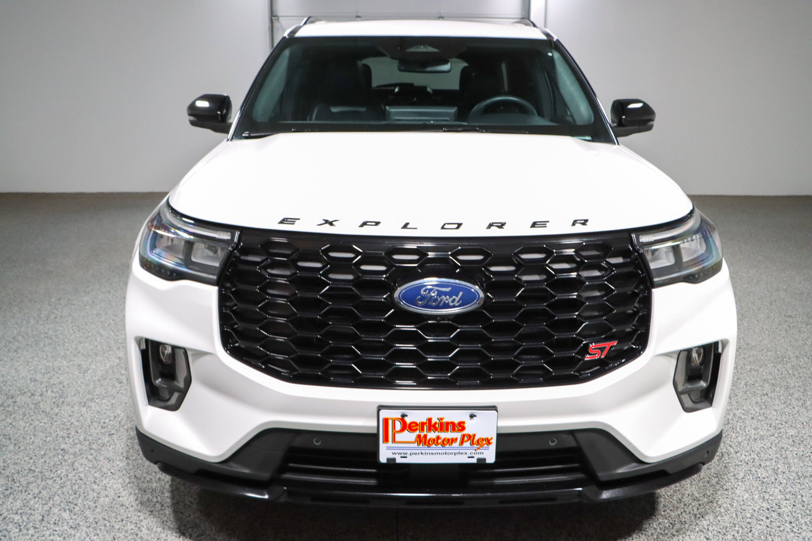 Used 2025 Ford Explorer ST AWD/4WD image 4