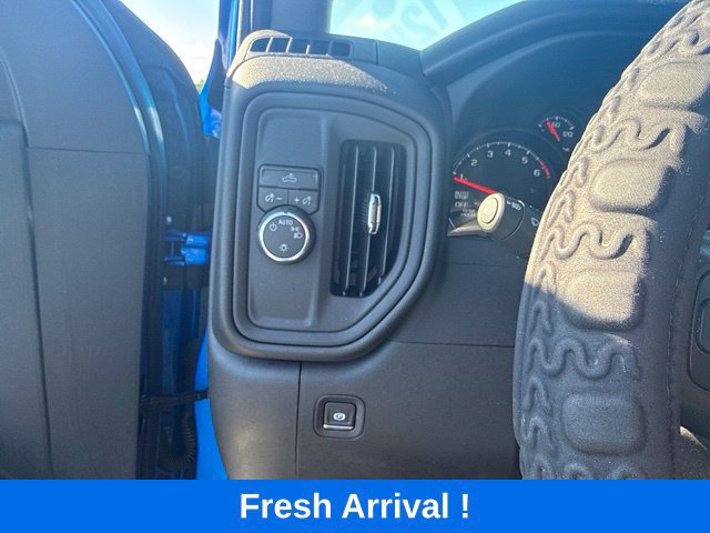 Used 2025 Chevrolet Silverado 1500 Custom w/ LPO, Dark Essentials Package RWD image 6