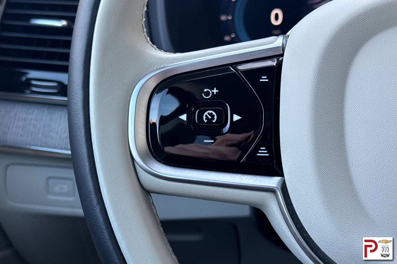 Used 2025 Volvo XC90 B6 Plus w/ Protection Package Premier image 30