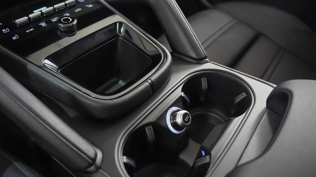 Certified 2025 Porsche Cayenne Coupe image 33