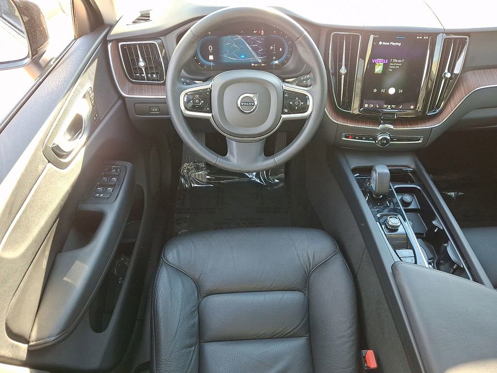 Used 2024 Volvo XC60 B5 Plus w/ Protection Package Premier AWD/4WD image 11