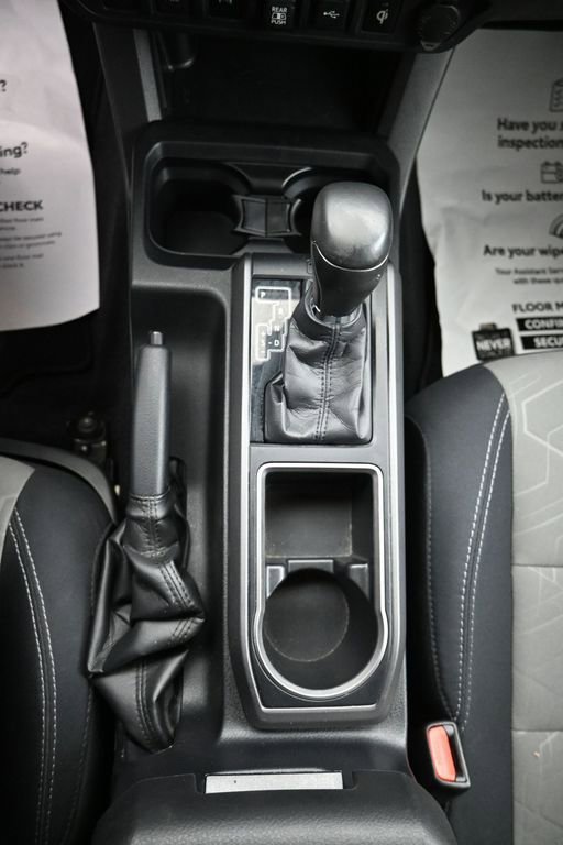 Used 2022 Toyota Tacoma TRD Off-Road w/ Technology Package image 17