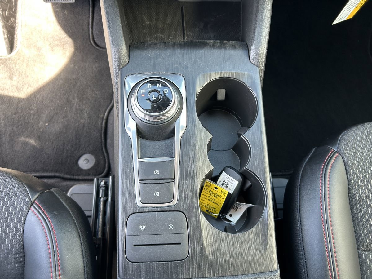 Used 2025 Ford Escape ST-Line image 13