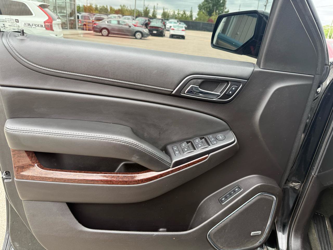 Used 2016 GMC Yukon XL SLT w/ HD Trailering Package AWD/4WD image 8