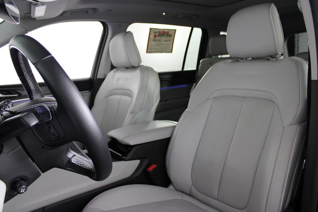 Used 2022 Jeep Grand Cherokee L Overland w/ MOPAR Finishing Package image 20