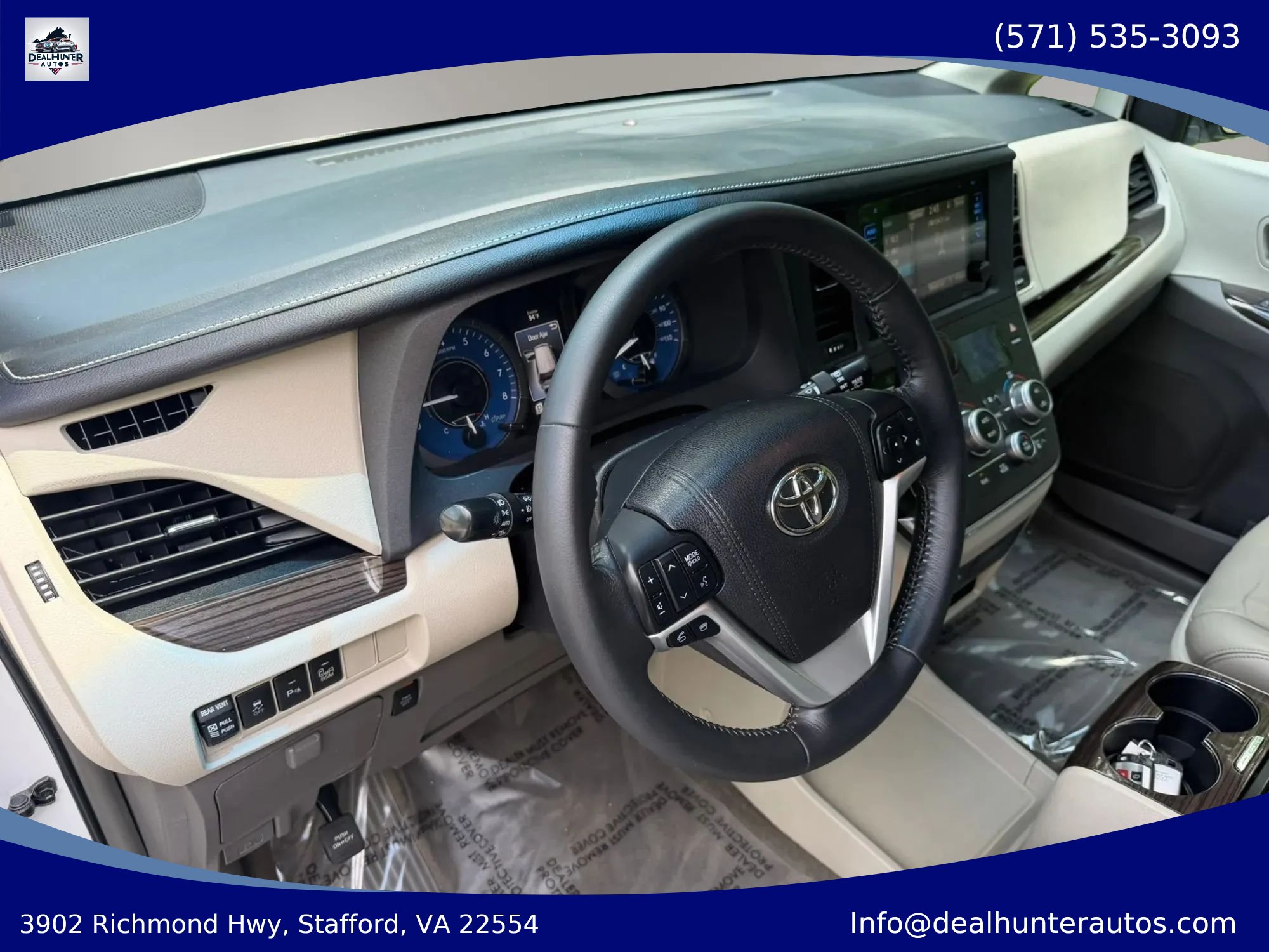 Used 2015 Toyota Sienna XLE w/ XLE Navigation Package FWD image 22