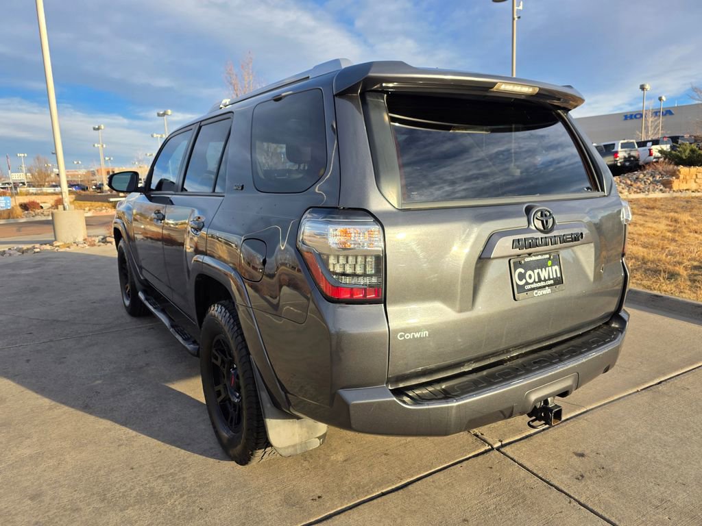 Used 2015 Toyota 4Runner SR5 image 5