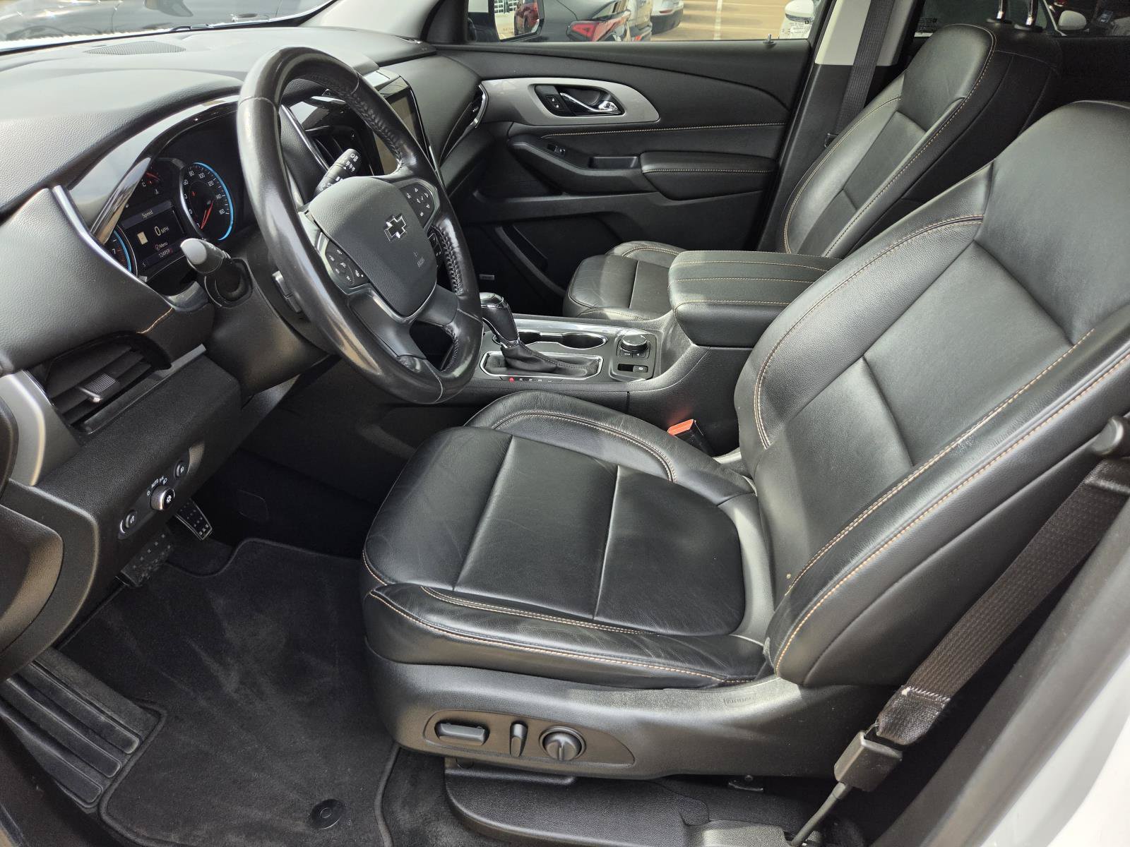 Used 2020 Chevrolet Traverse RS FWD image 21