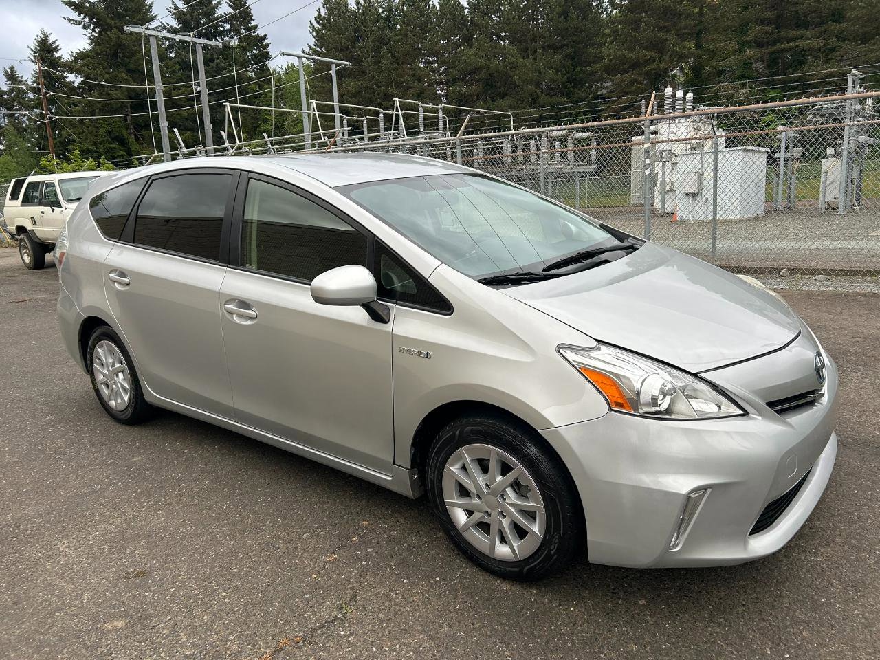 Used 2014 Toyota Prius V Two FWD image 3