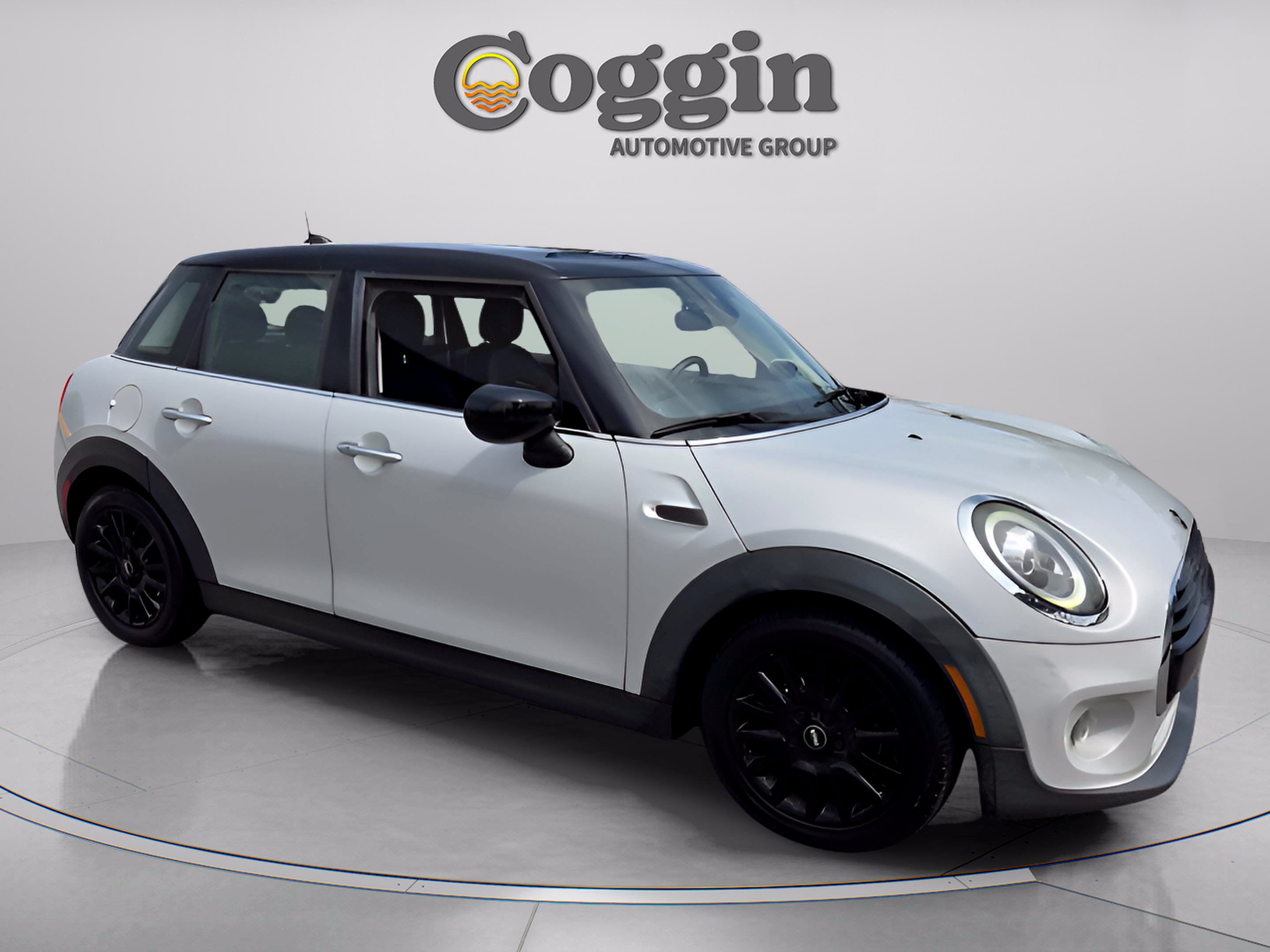 Used 2021 MINI Cooper 4-Door Hardtop w/ 6.5" Touchscreen Package FWD image 7