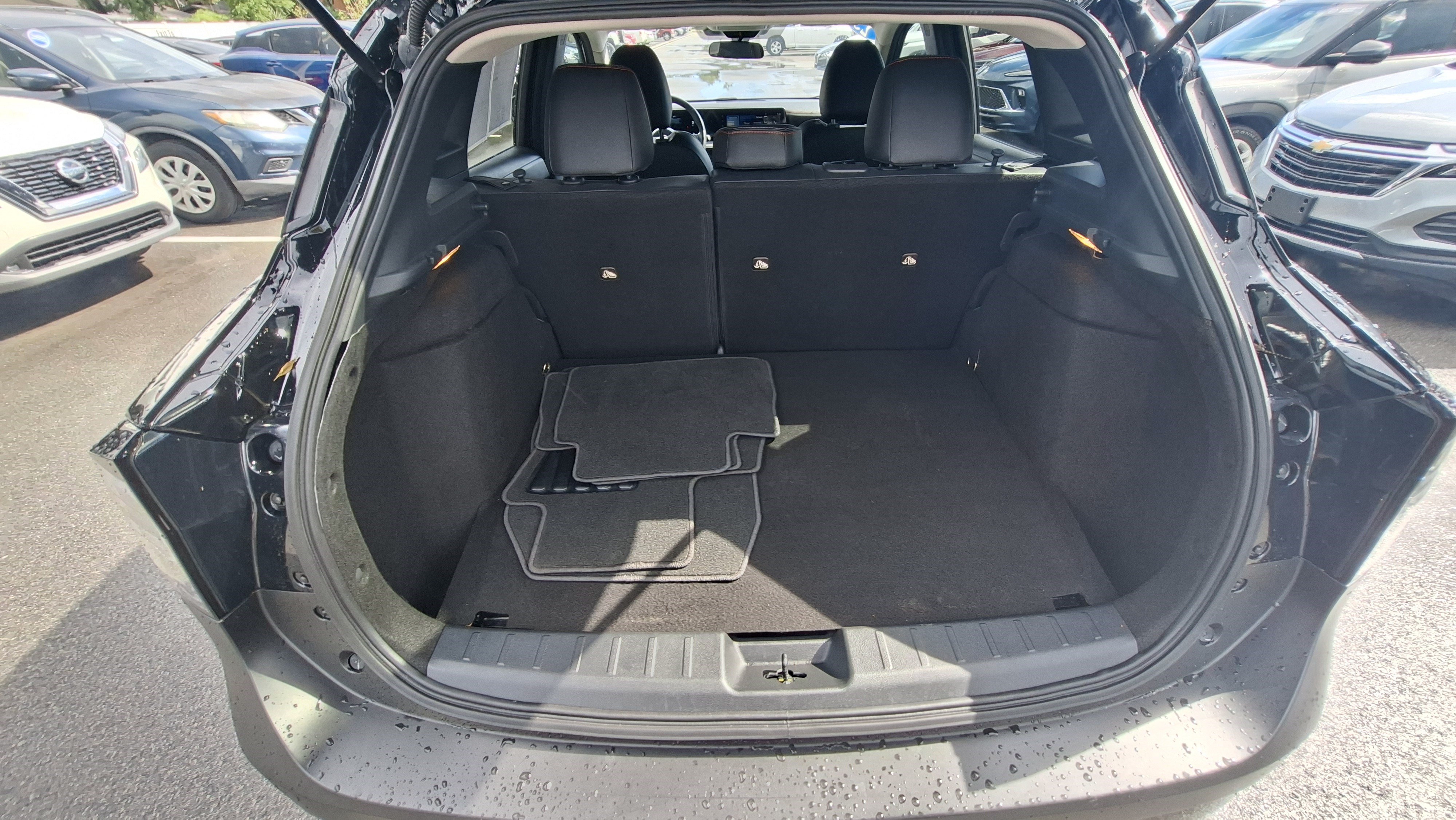 Used 2025 Nissan Kicks SR AWD/4WD image 21