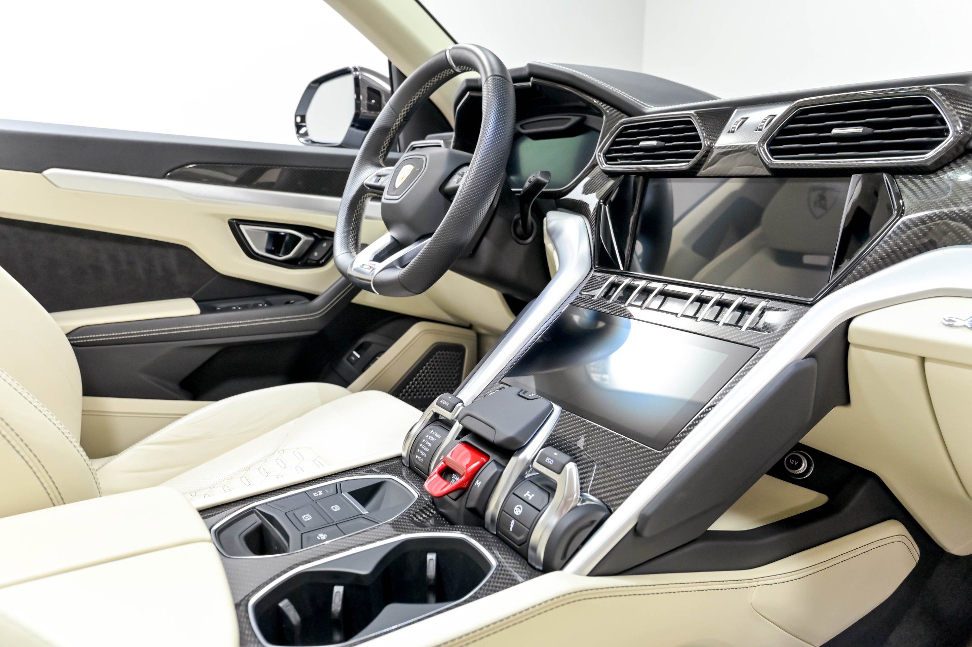Used 2020 Lamborghini Urus AWD/4WD image 29