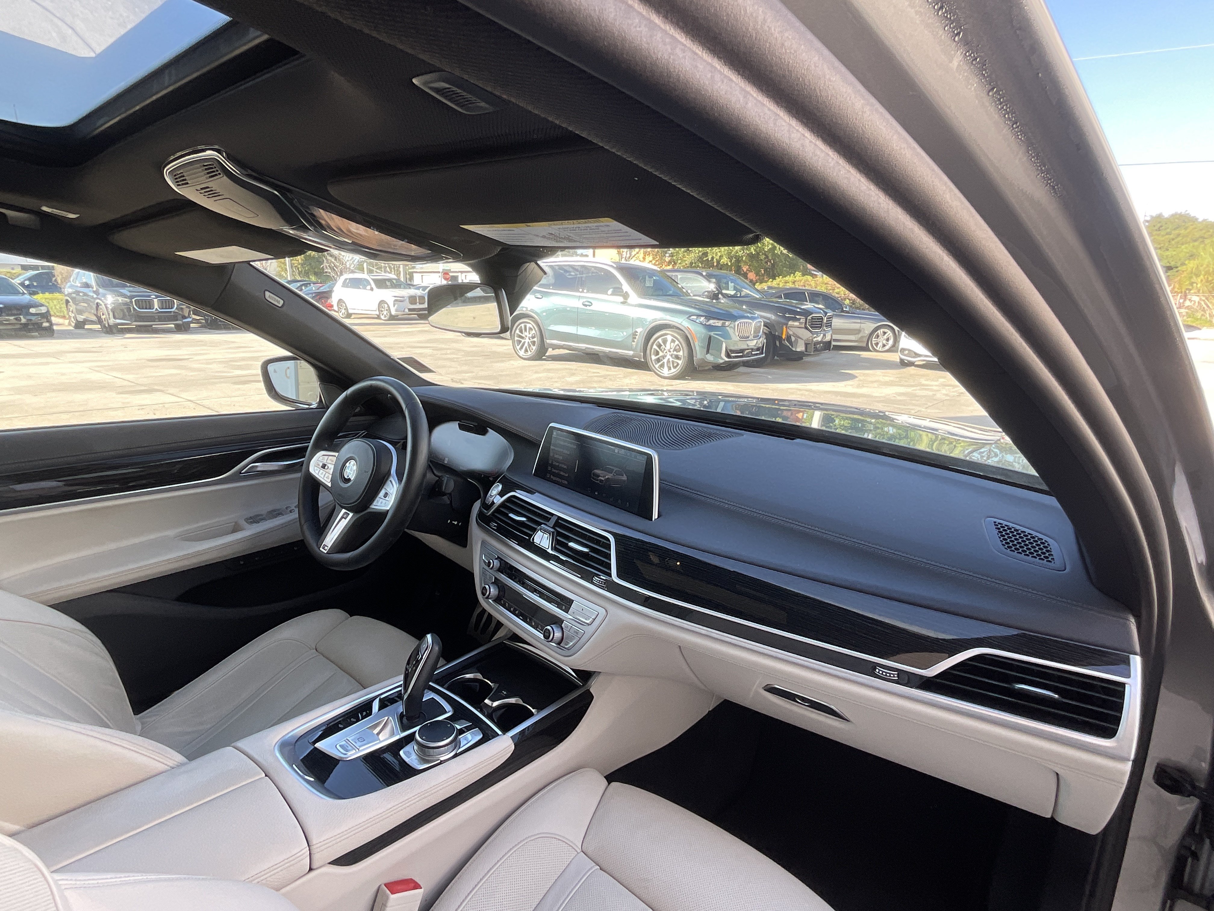 Used 2020 BMW 740i w/ M Sport Package RWD image 22
