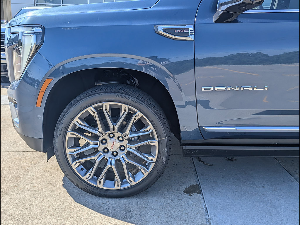 New 2026 GMC Yukon XL Denali w/ Denali Reserve Package AWD/4WD image 10