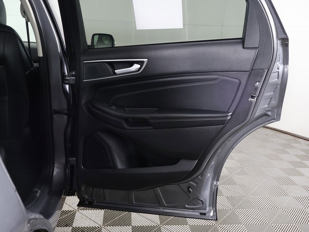 Used 2024 Ford Edge Titanium image 25