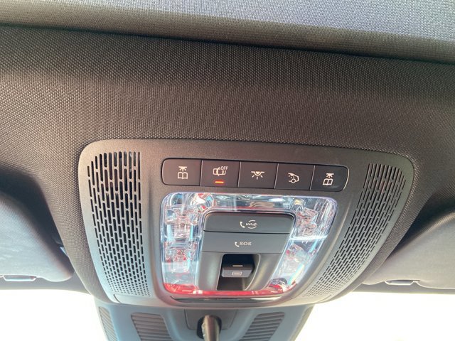 Used 2021 Mercedes-Benz GLB 250 4MATIC image 43