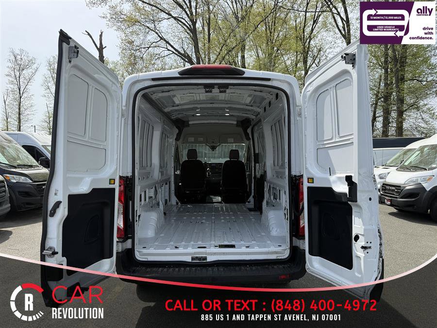 Used 2025 Ford Transit 250 148 Medium Roof RWD image 6