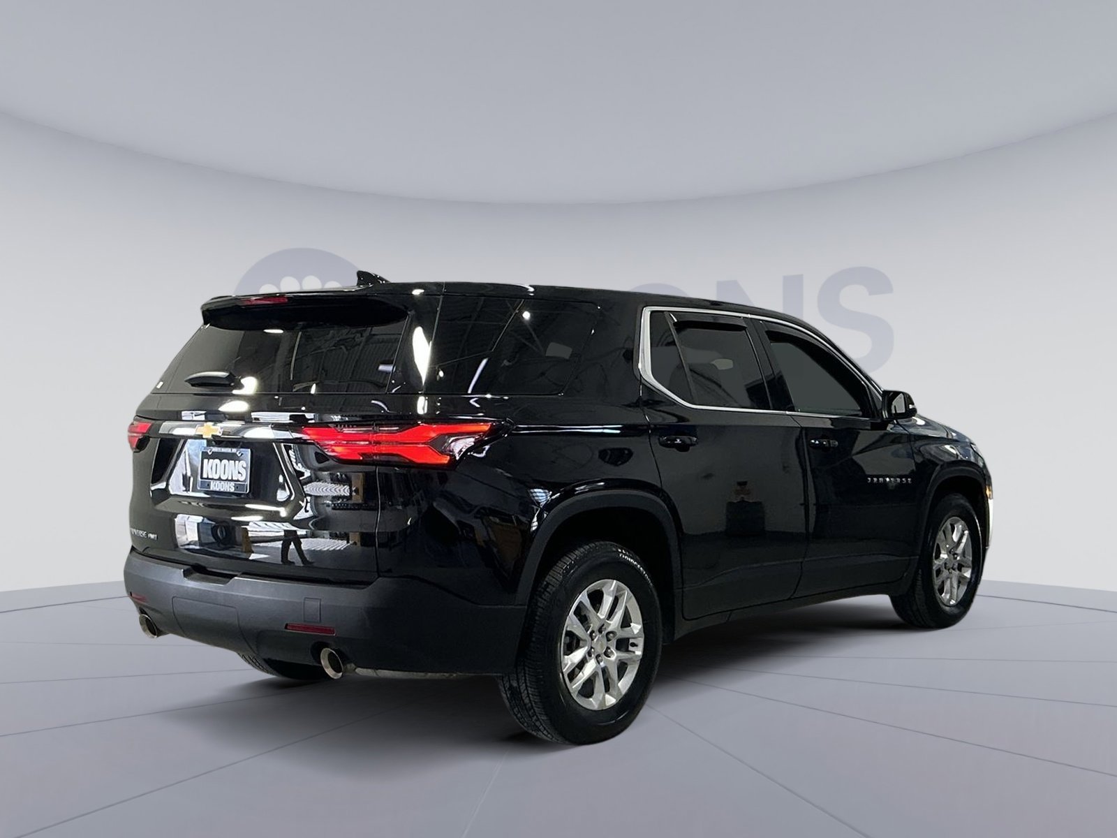 Used 2023 Chevrolet Traverse LS w/ Safety Package image 16