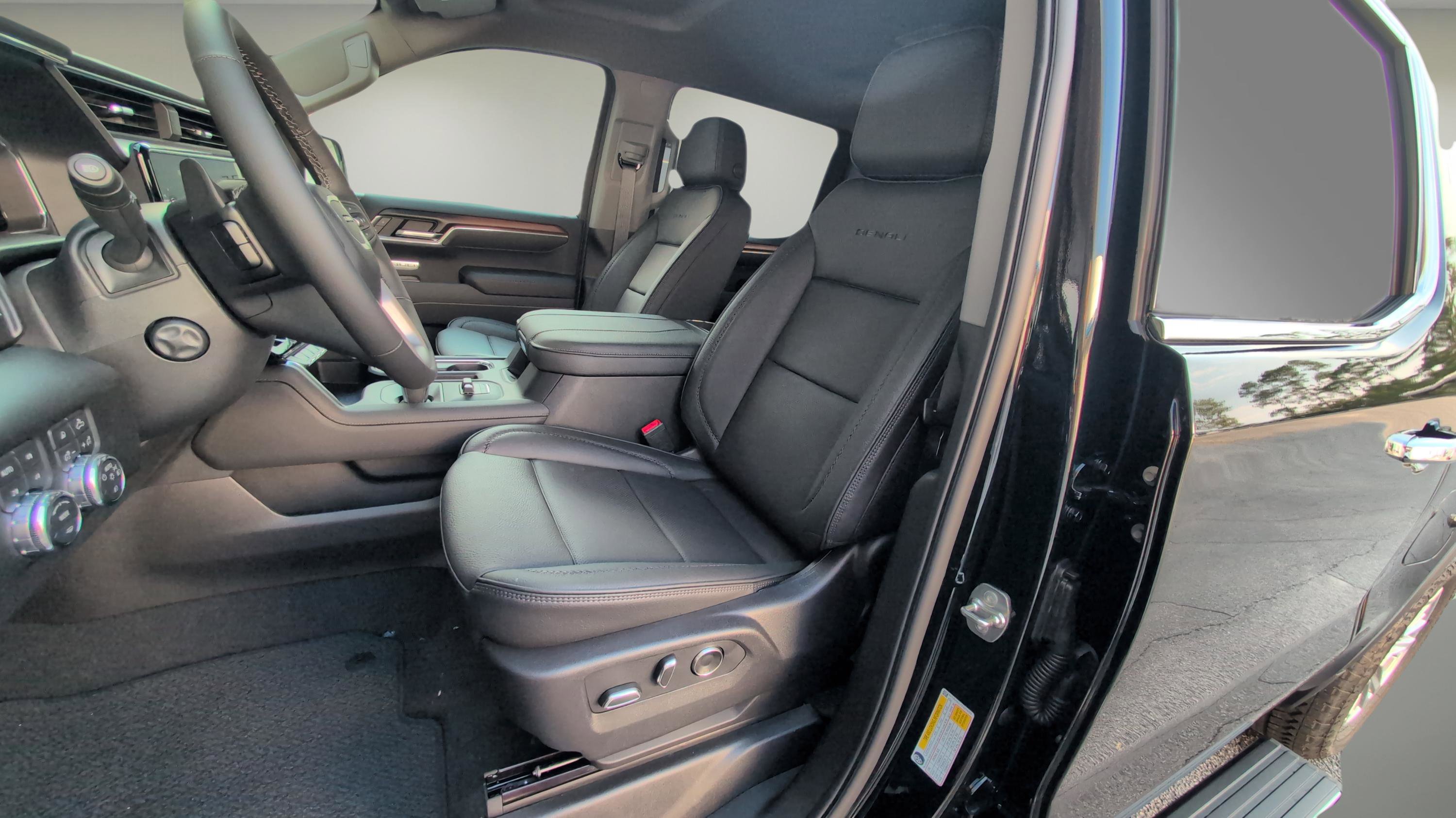 New 2026 GMC Sierra 1500 Denali w/ Technology Package image 18