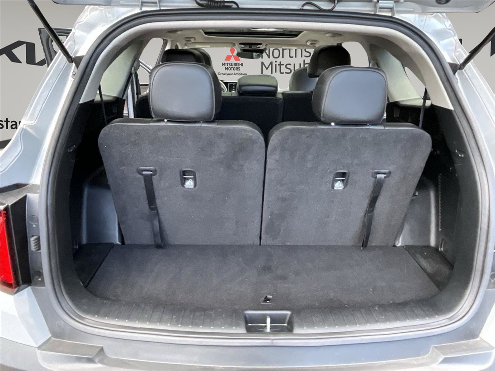 Used 2023 Kia Sorento S w/ Panoramic Sunroof Package AWD/4WD image 11