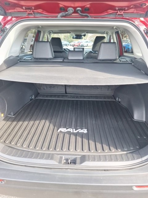 Used 2021 Toyota RAV4 XLE Premium image 7