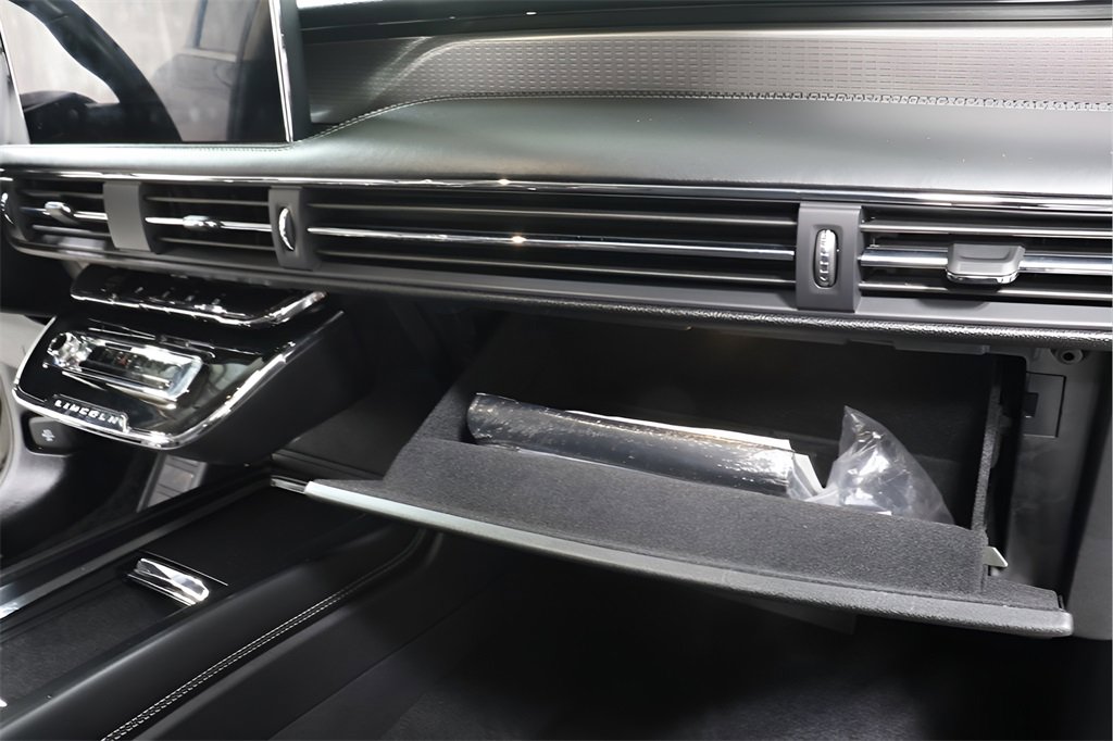 Used 2023 Lincoln Corsair Reserve image 30