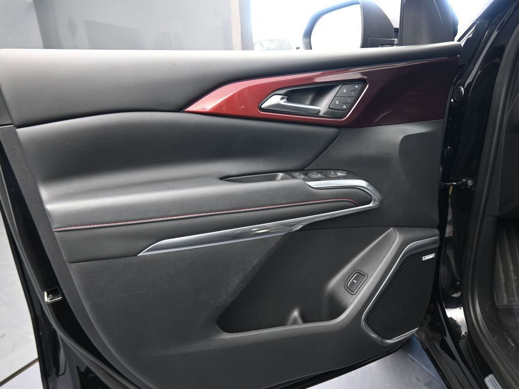 Used 2024 Chevrolet Traverse RS image 17