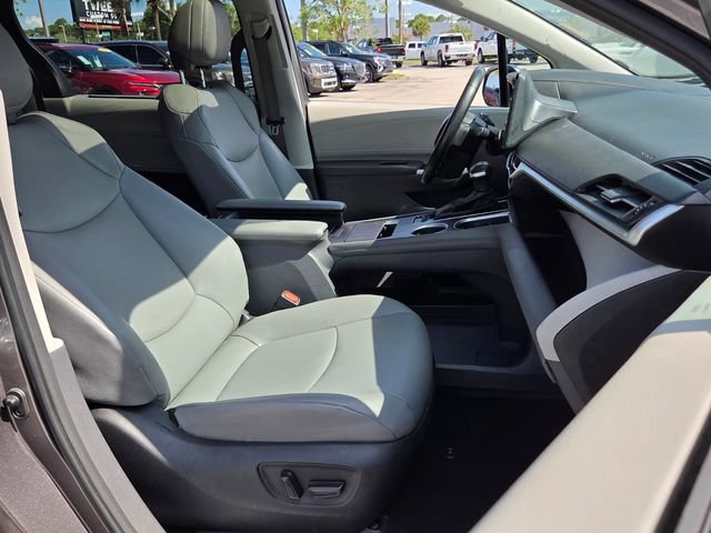 Used 2023 Toyota Sienna XLE FWD image 22