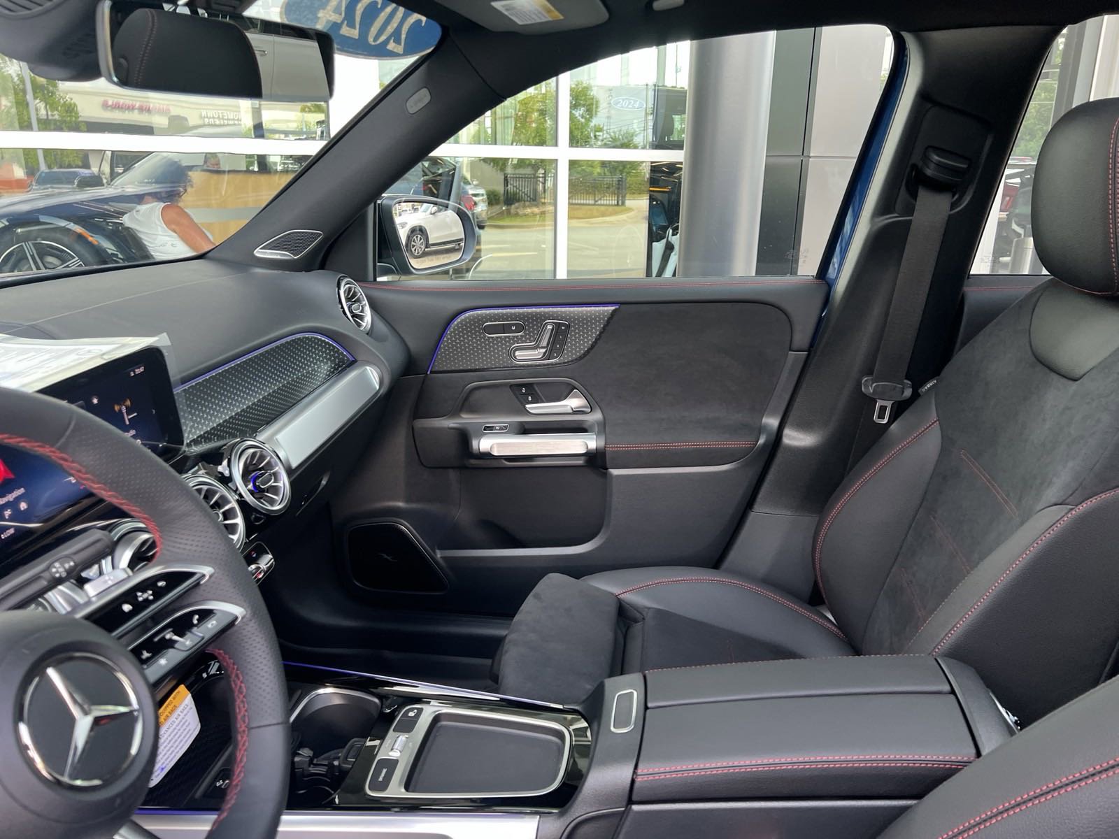 Certified 2024 Mercedes-Benz GLB 250 image 19