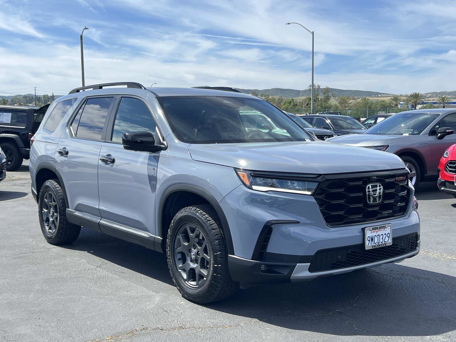 Used 2025 Honda Pilot TrailSport image 31