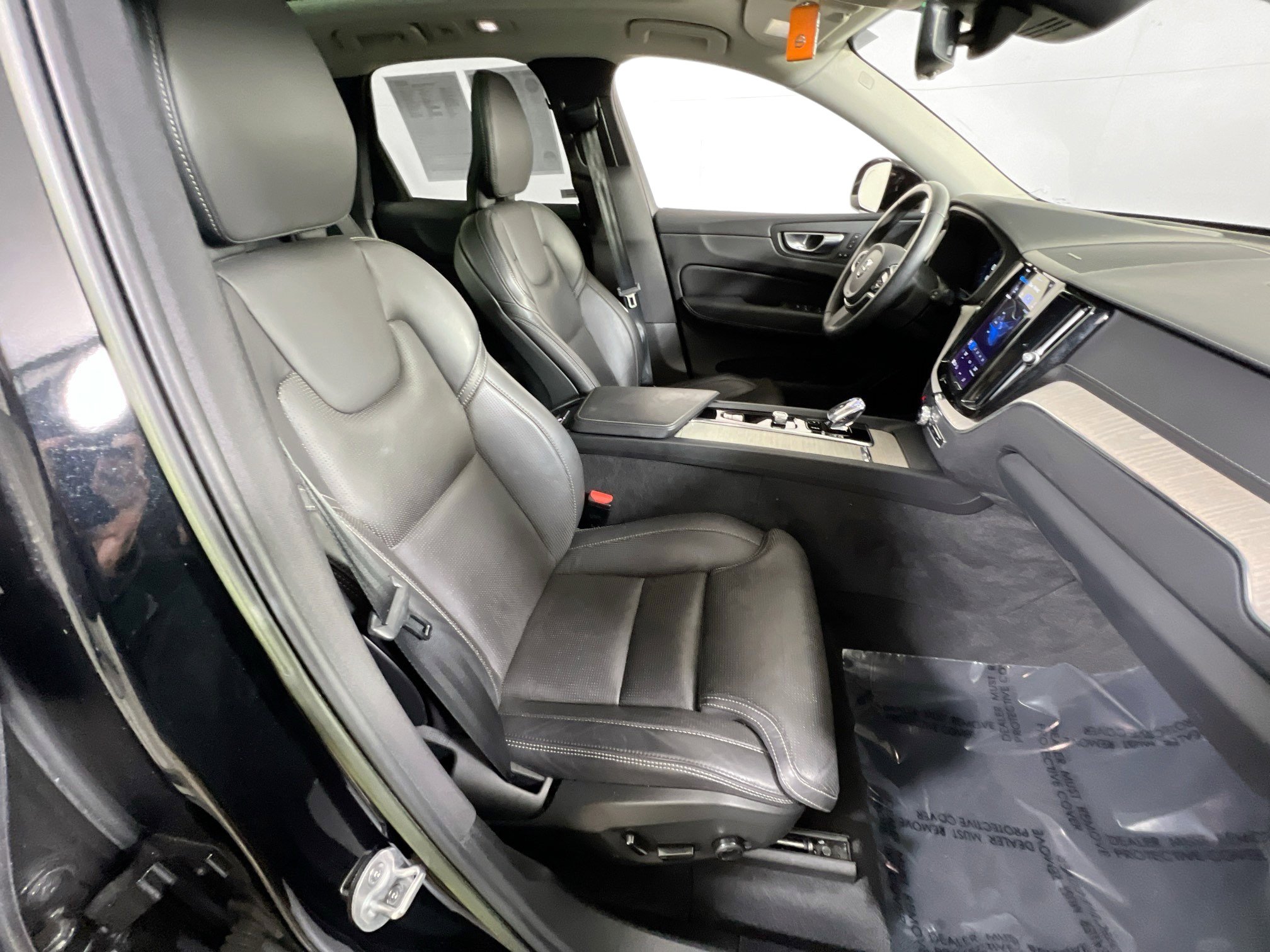 Used 2022 Volvo XC60 B5 Inscription w/ Advanced Package FWD image 28
