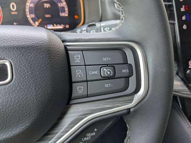 Used 2024 Jeep Wagoneer Series II w/ Flexible Seating Group AWD/4WD image 25