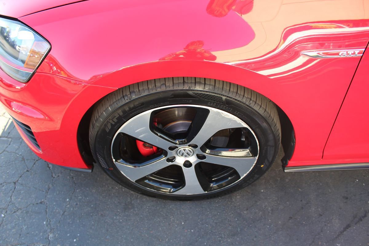 Used 2015 Volkswagen GTI SE FWD image 11