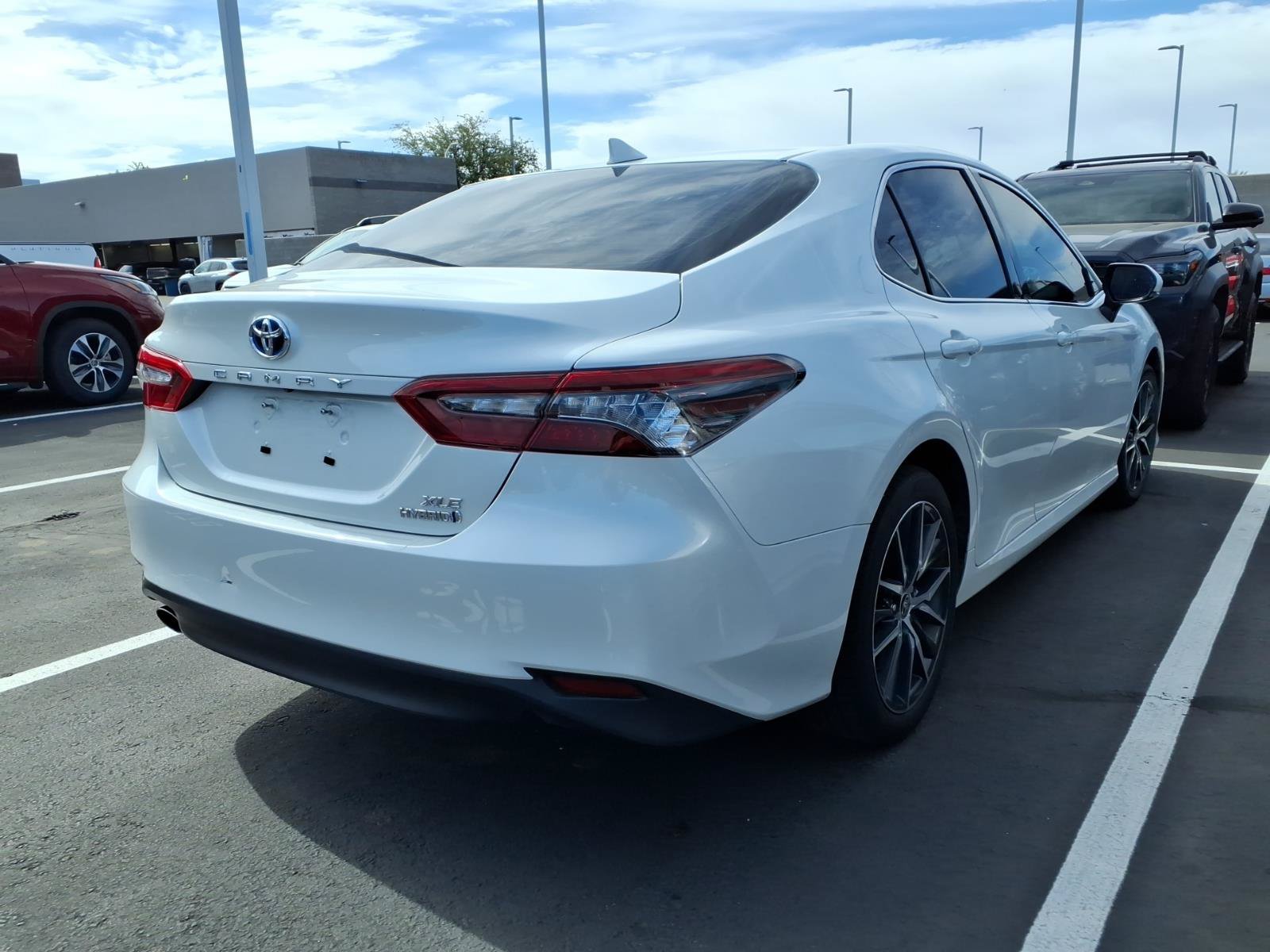 Used 2024 Toyota Camry XLE FWD image 4