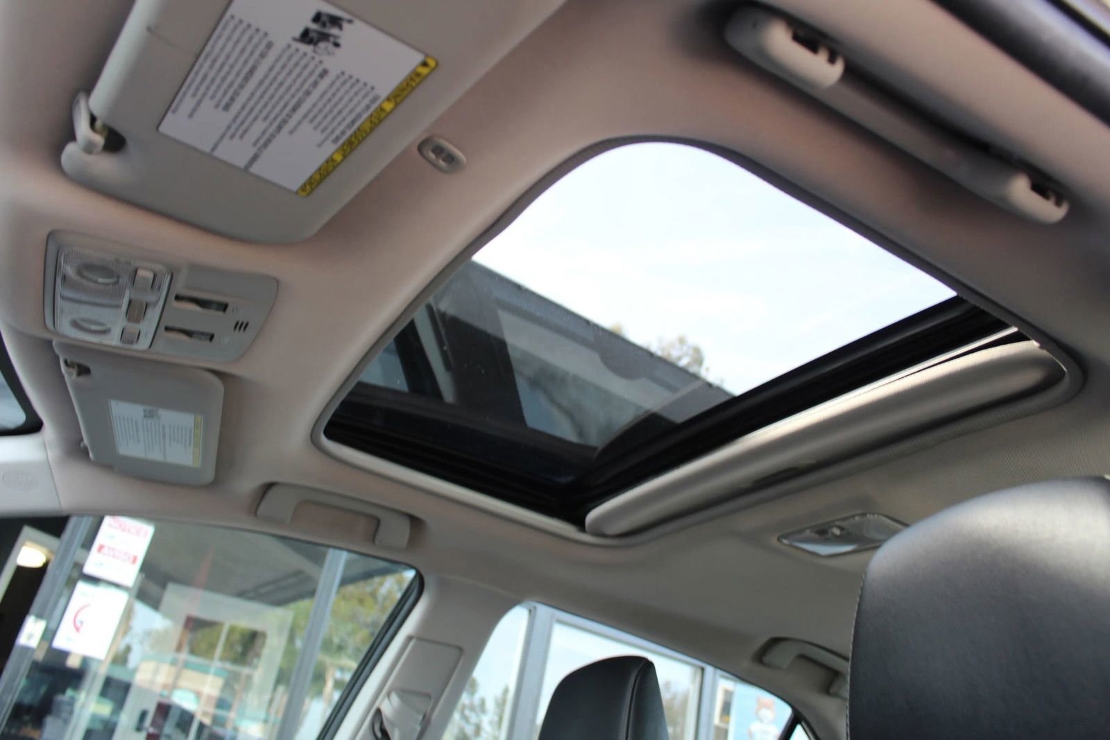 Used 2018 Toyota Corolla XLE w/ Carpet Mat Package (TMS) FWD image 29