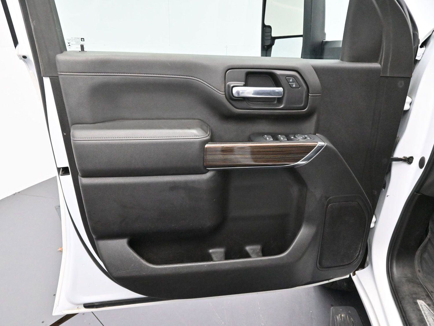 Used 2023 Chevrolet Silverado 2500 LT w/ Convenience Package image 9