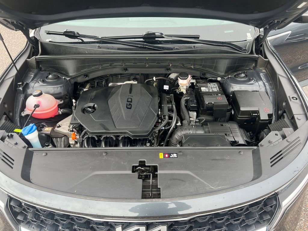 Used 2023 Kia Sorento LX image 23