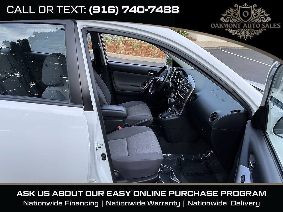 Used 2004 Toyota Matrix XR w/ Extra Value Pkg 1 FWD image 12